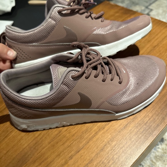 Shoes - Picture 3 of 4